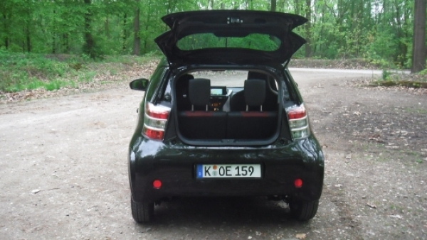 Toyota iQ