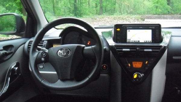 Toyota iQ
